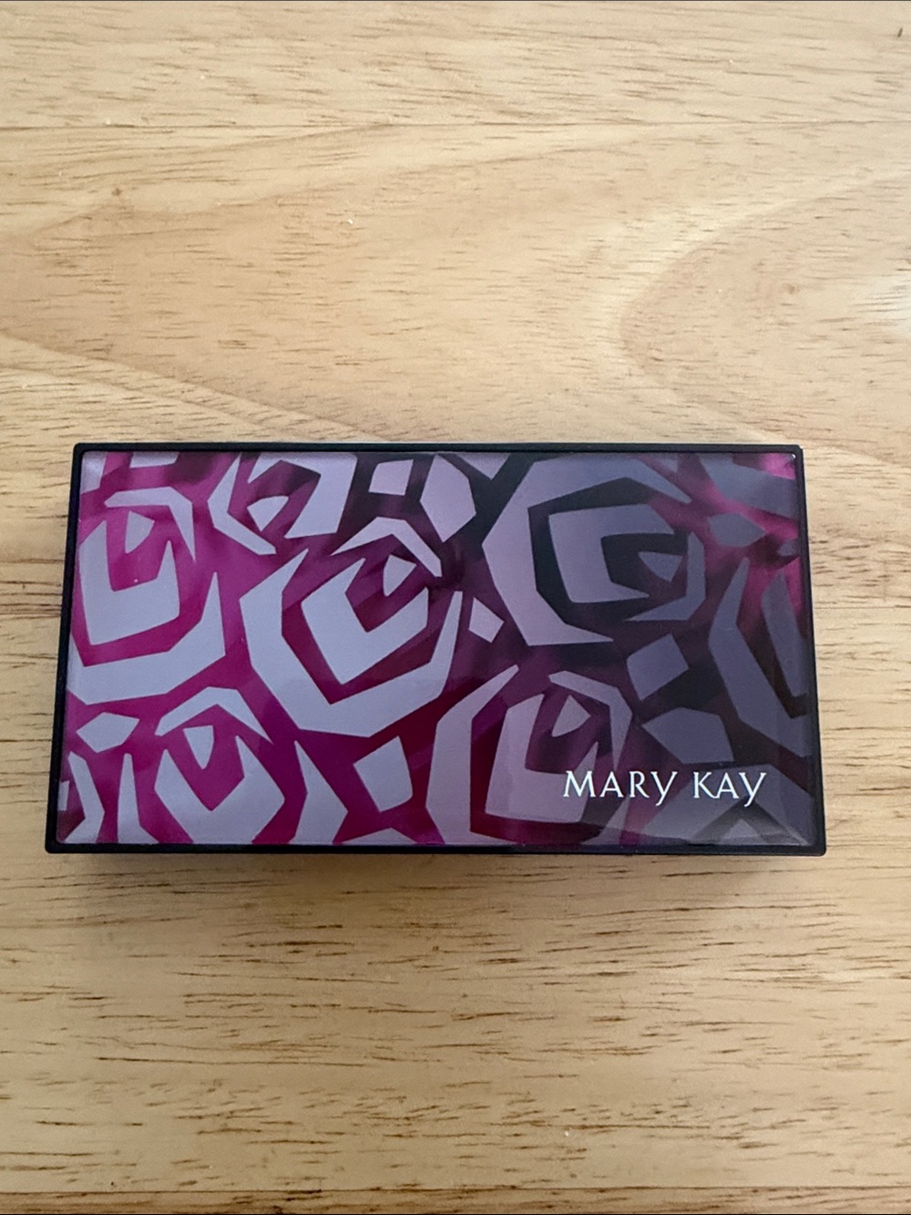 Mary Kay Rose Pattern Compact in Magenta and Deep Purple